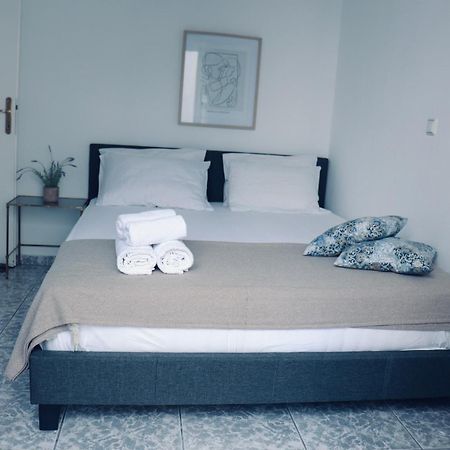 Coastline Apartment Néa Péramos Dış mekan fotoğraf