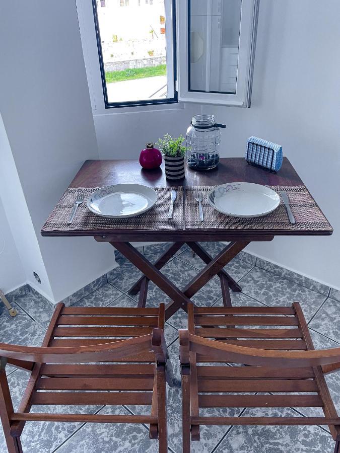 Coastline Apartment Néa Péramos Dış mekan fotoğraf